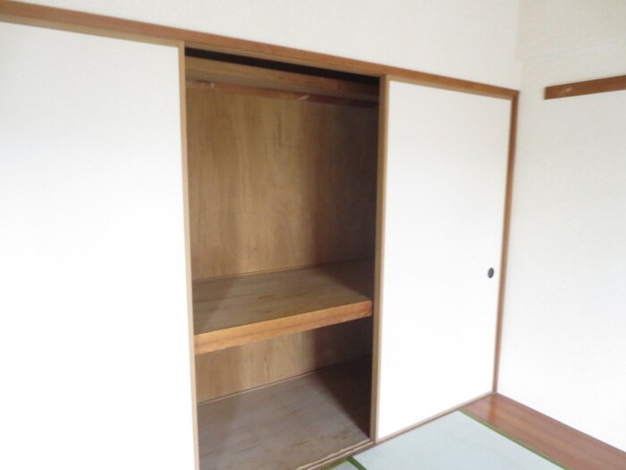 物件内観写真12　(収納)