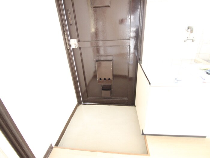 物件内観写真14　(玄関)