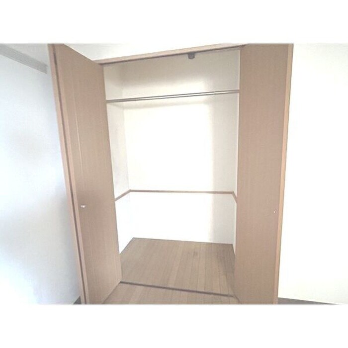 物件内観写真6　(収納)