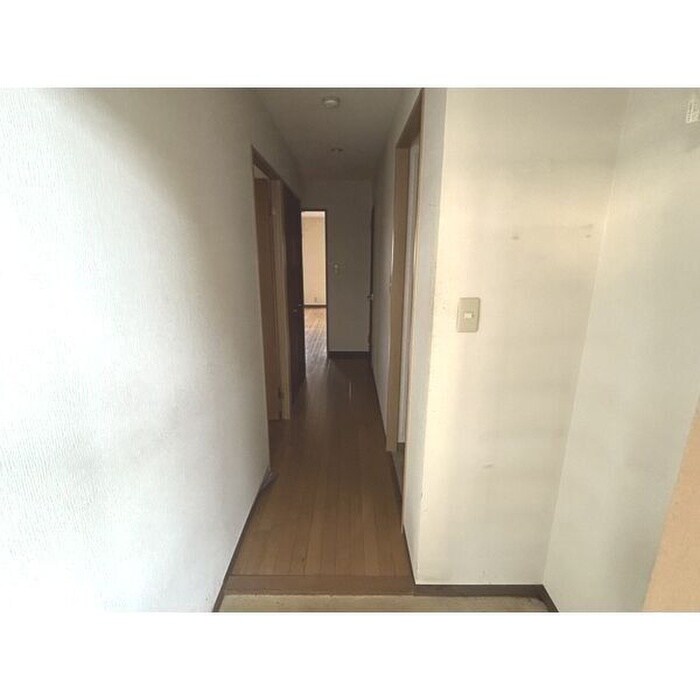 物件内観写真11　(廊下)