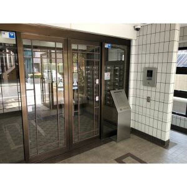 物件外観写真6　(エントランス部分)