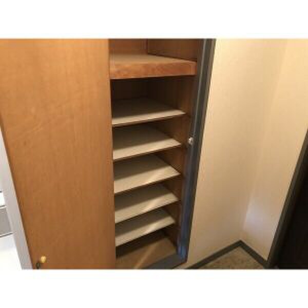 物件内観写真14　(室内からの展望)