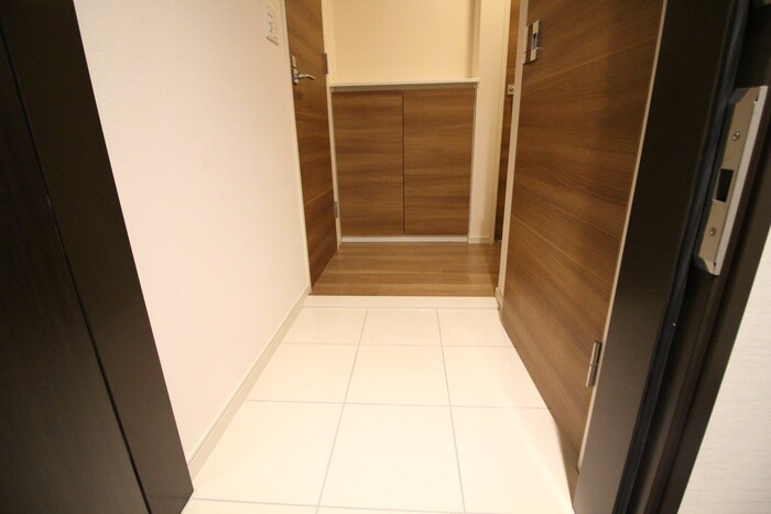 物件内観写真7　(玄関)