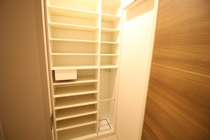 物件内観写真8　(靴箱)