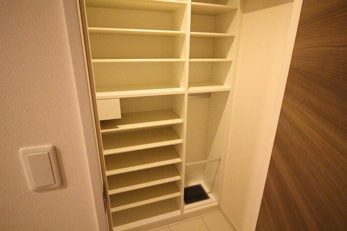 物件内観写真9　(靴箱)