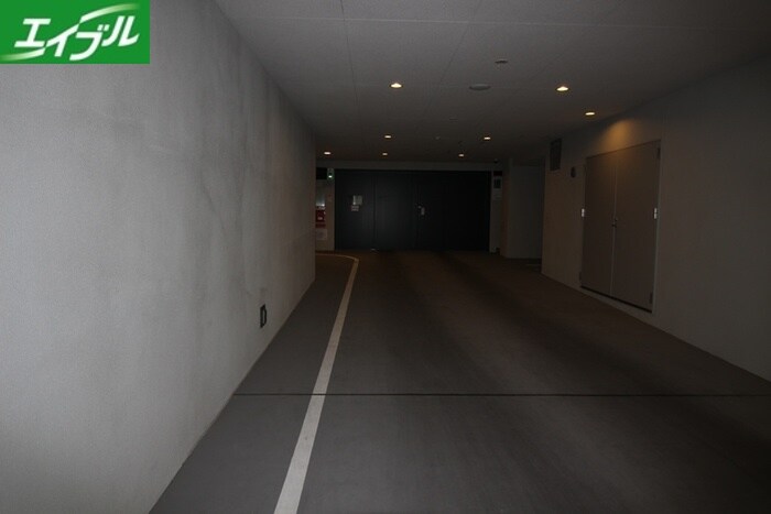 物件外観写真4　(駐車場)