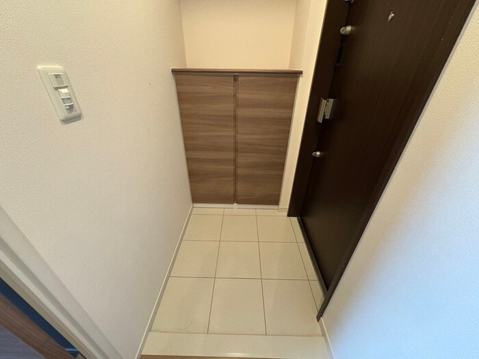 物件内観写真14　(玄関)