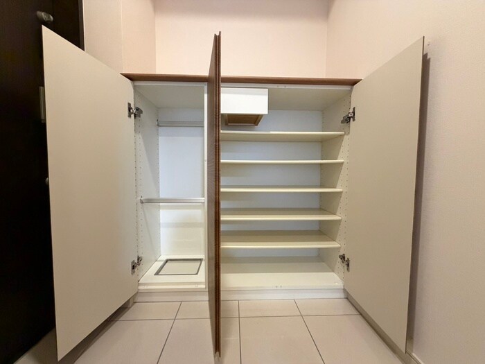 物件内観写真17　(靴箱)