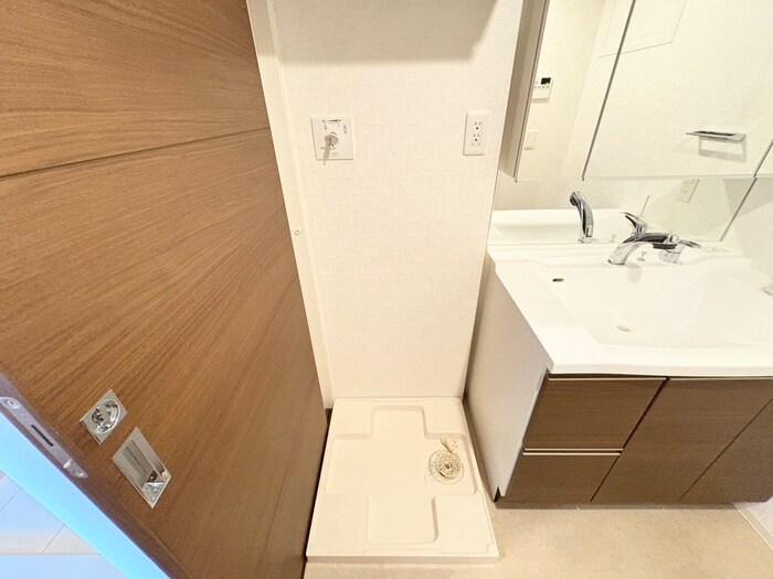 物件内観写真18　(洗濯機置場)