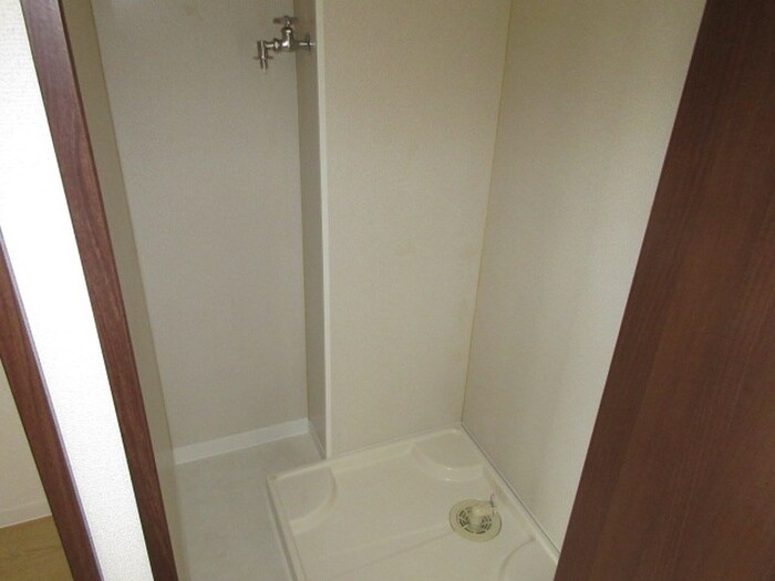 物件内観写真14　(洗濯機置場)