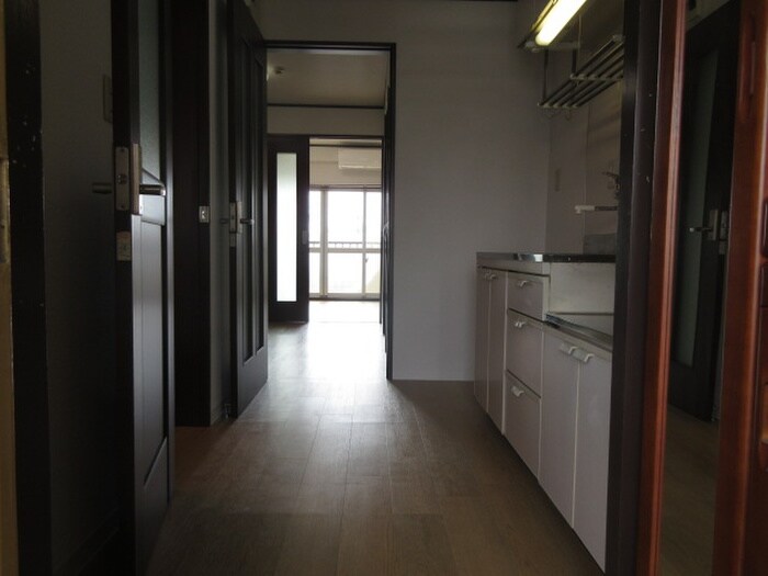 物件内観写真17　(廊下)