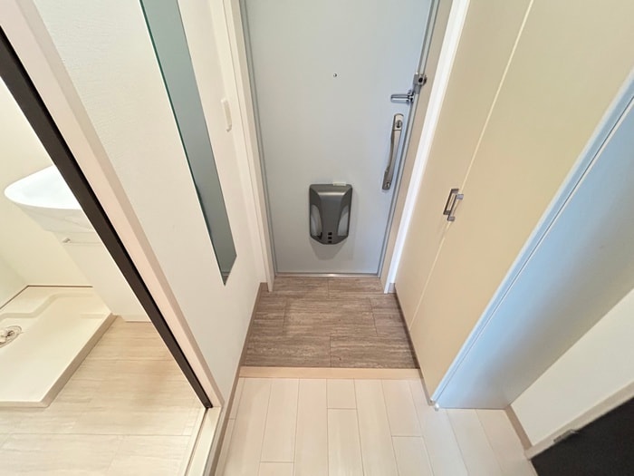 物件内観写真14　(玄関)