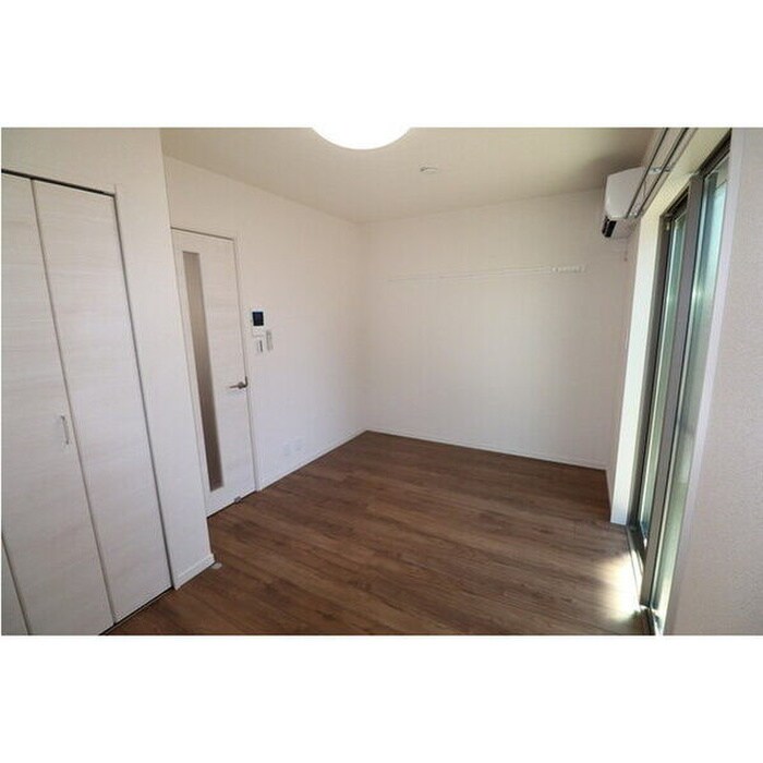 物件内観写真5　(居室)