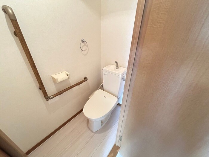 物件内観写真11　(トイレ)