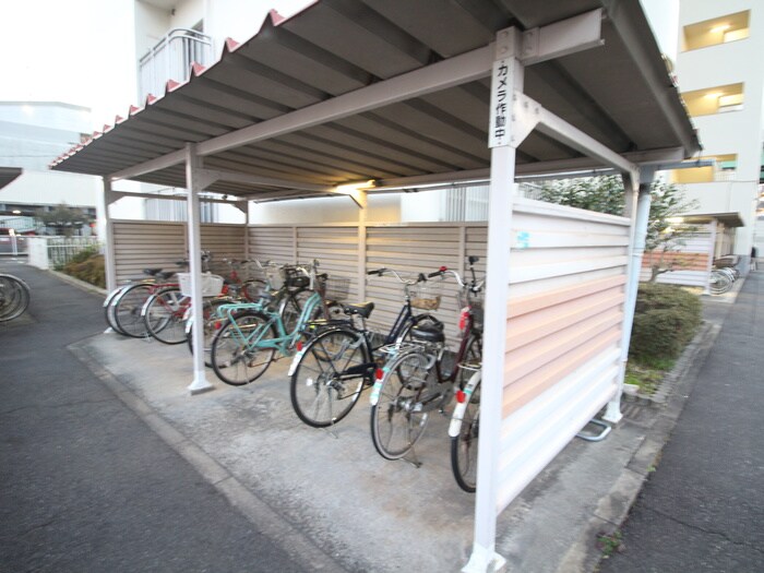 物件外観写真5　(駐輪場)
