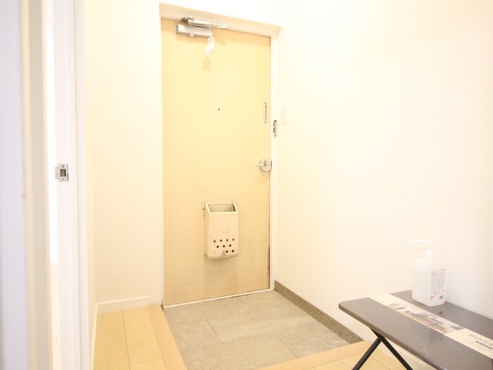 物件内観写真17　(玄関)