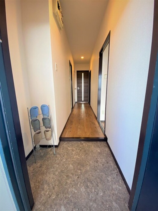 物件内観写真11　(玄関)