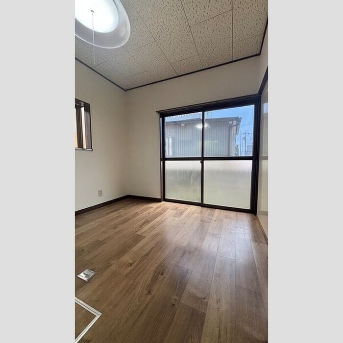 物件内観写真6　(居室)