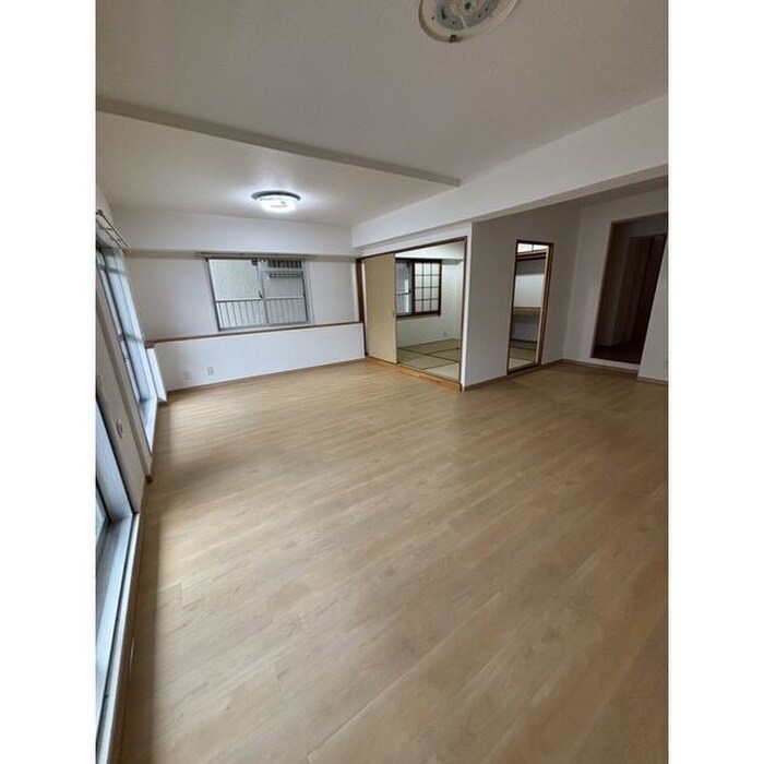 物件内観写真3　(居室)