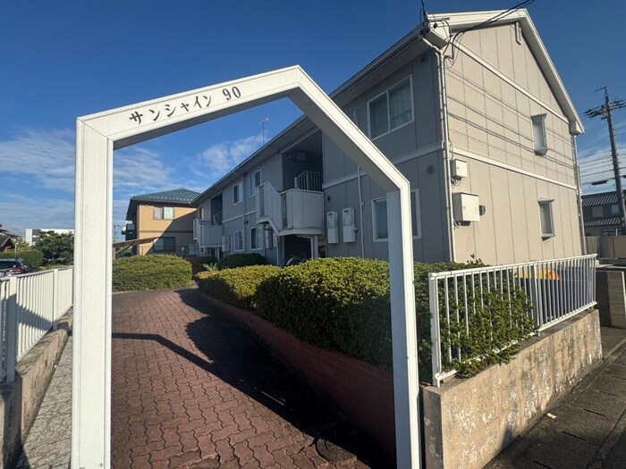 物件外観写真5　(エントランス部分)