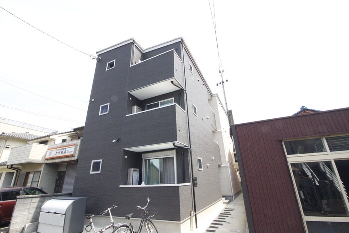 物件外観写真1　(外観写真)