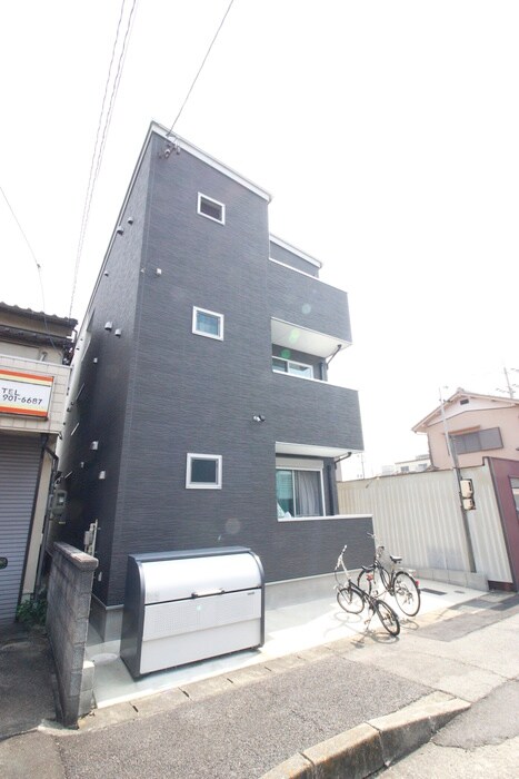 物件外観写真2　(外観写真)