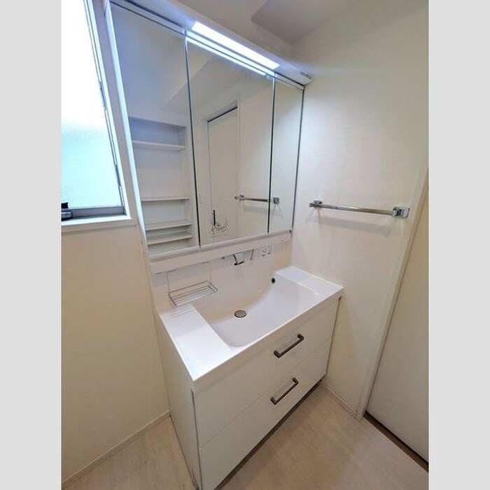 物件内観写真12　(洗面)