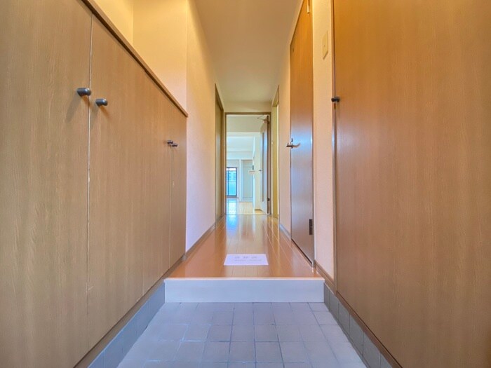 物件内観写真15　(玄関)