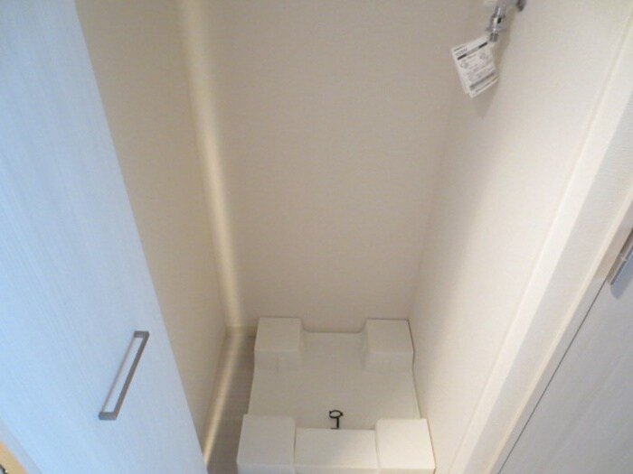 物件内観写真13　(洗濯機置場)