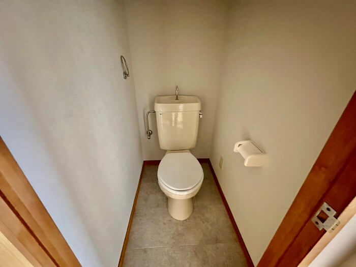 物件内観写真14　(トイレ)