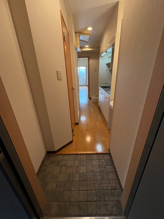 物件内観写真15　(玄関)