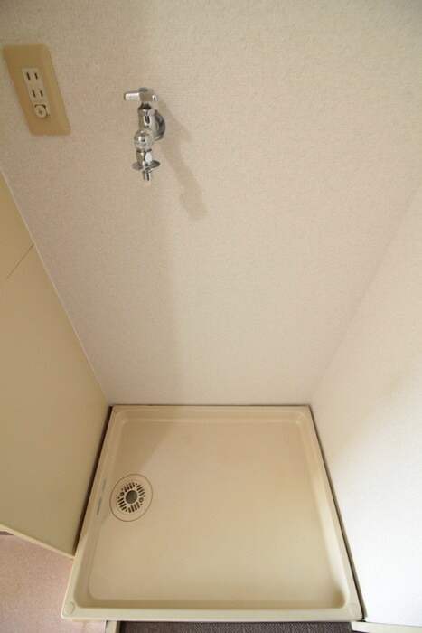 物件内観写真14　(洗濯機置場)