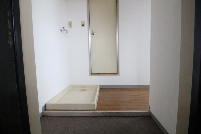 物件内観写真15　(玄関)