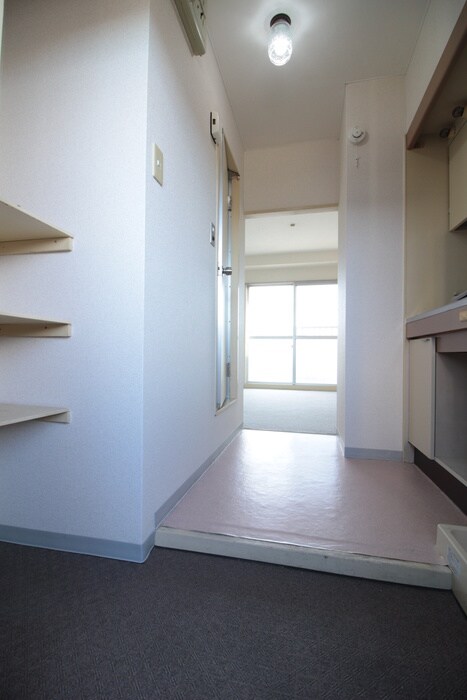 物件内観写真15　(玄関)