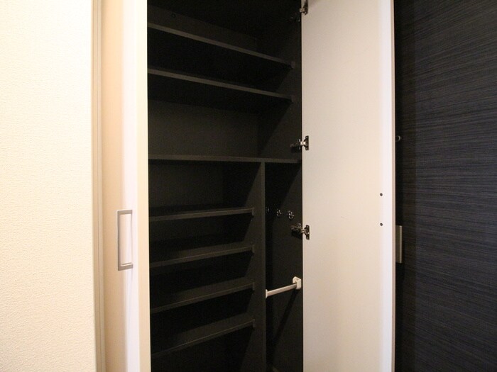 物件内観写真16　(靴箱)