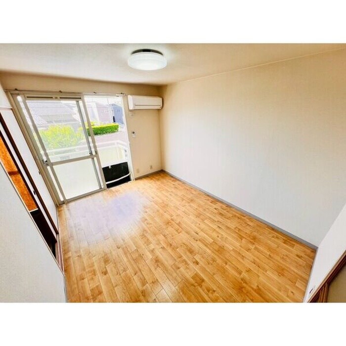 物件内観写真4　(居室)