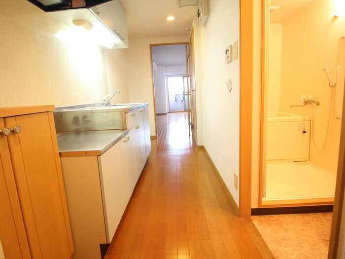 物件内観写真16　(廊下)