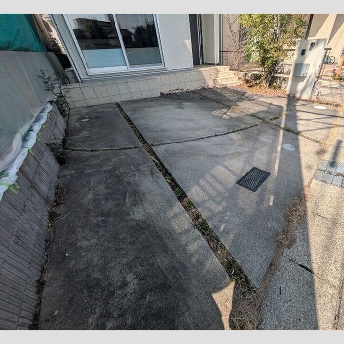 物件外観写真2　(駐車場)