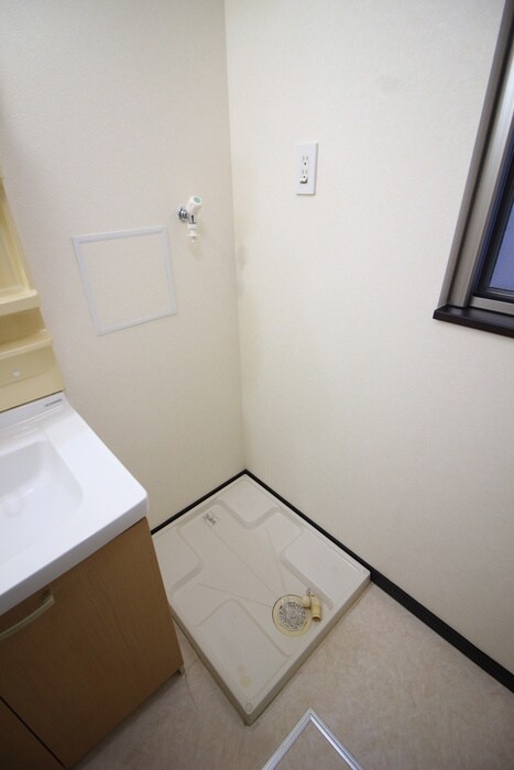 物件内観写真17　(洗濯機置場)