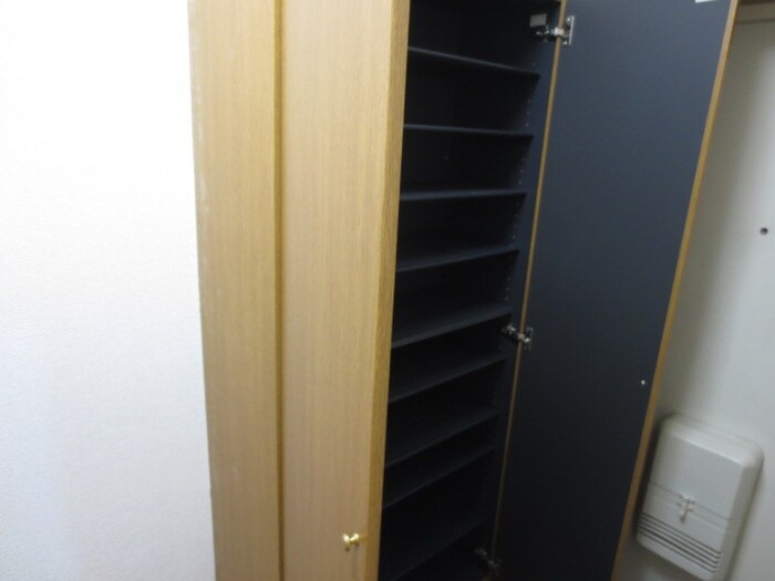 物件内観写真11　(靴箱)