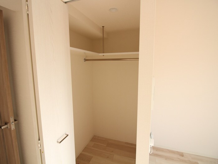 物件内観写真16　(収納)