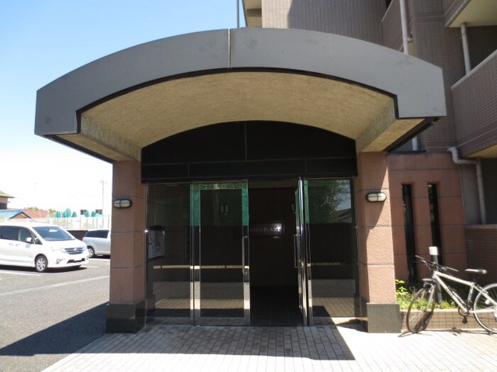 物件外観写真6　(エントランス部分)