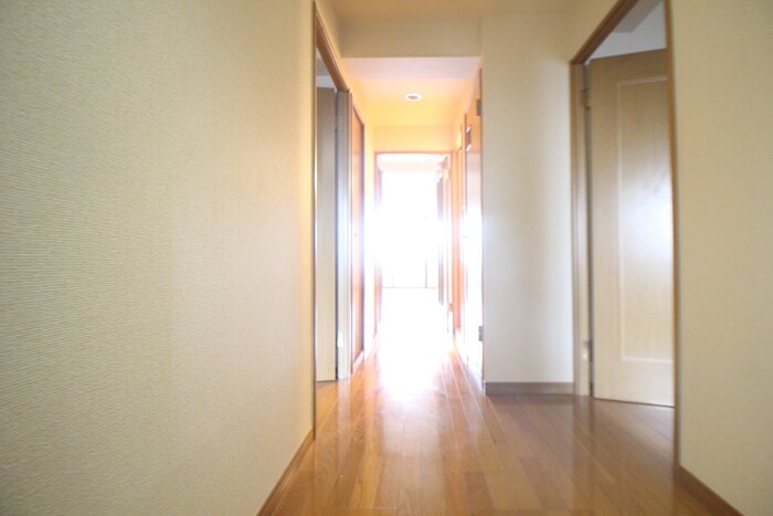 物件内観写真19　(廊下)