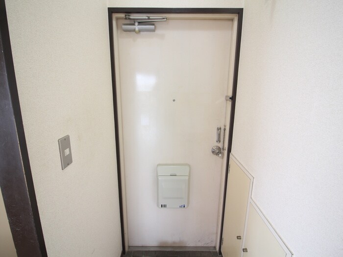 物件内観写真14　(玄関)