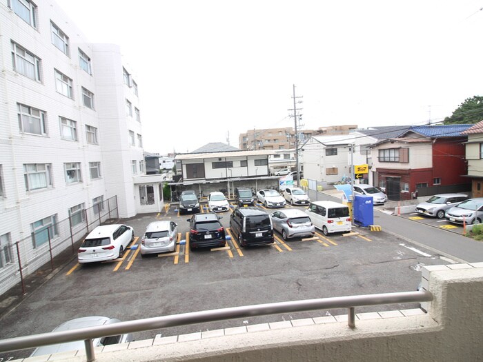 物件内観写真16　(室内からの展望)