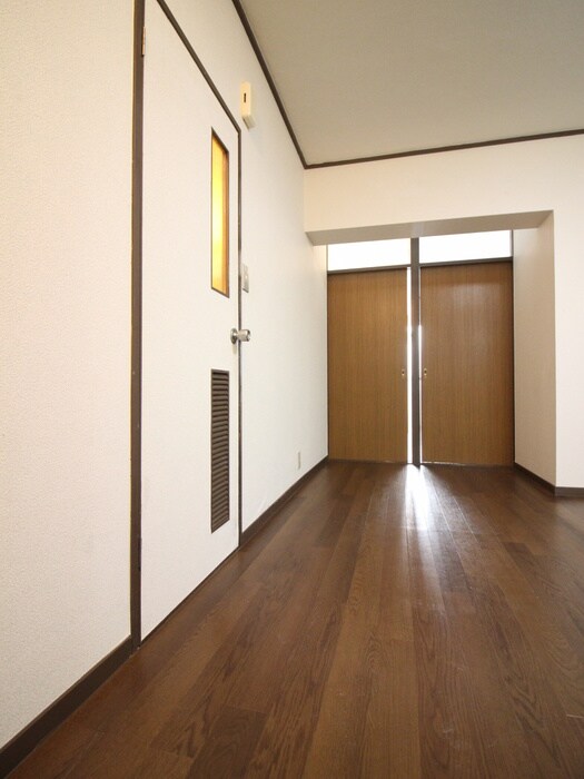 物件内観写真18　(廊下)