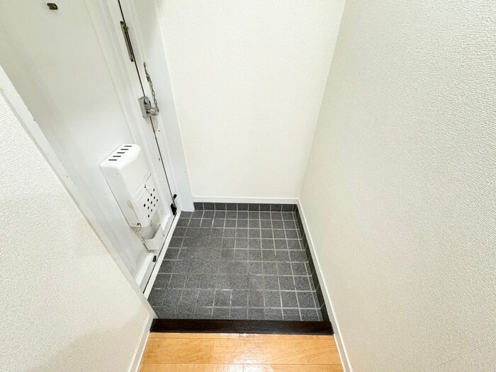 物件内観写真13　(玄関)