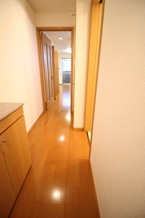 物件内観写真12　(廊下)