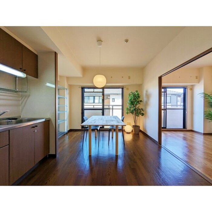 物件内観写真4　(居室)