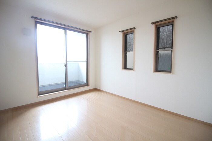 物件内観写真9　(居室)